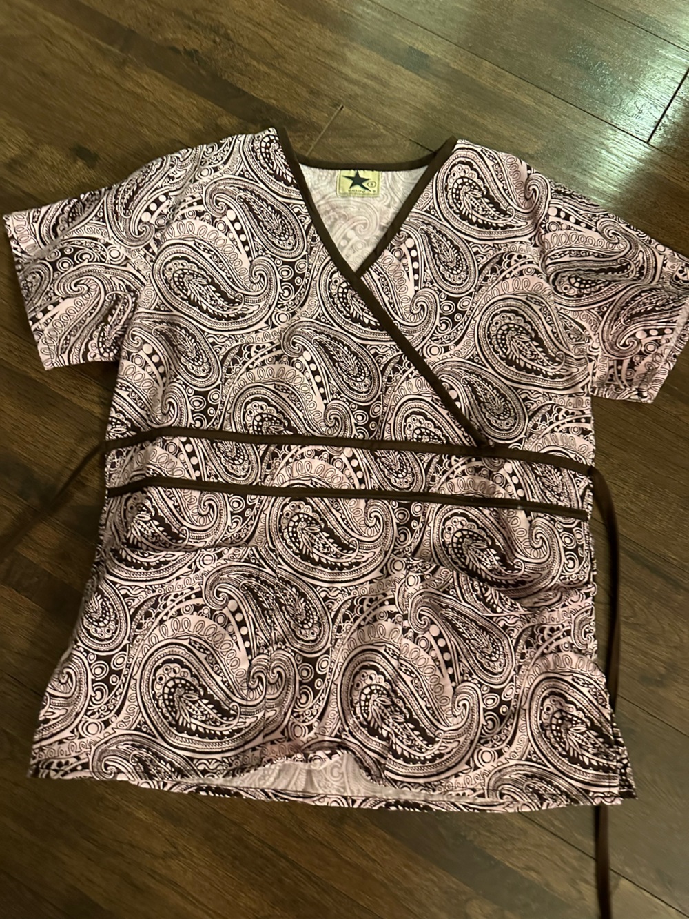 Print Wrap-Style Women’s Top in Light Pink Paisley